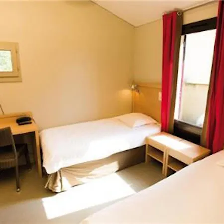 Relaxing Chateau Laval- 3-room Essential 5 People 펜션 *