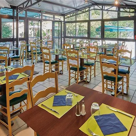 펜션 Relaxing Chateau Laval- 3-room Essential 5 People *
