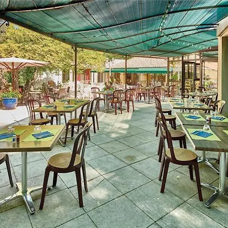 Relaxing Chateau Laval- 3-room Essential 5 People * 그뢰오레방