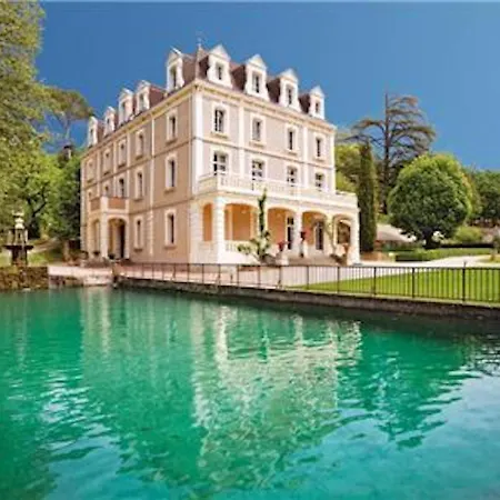 펜션 Relaxing Chateau Laval- 3-room Essential 5 People