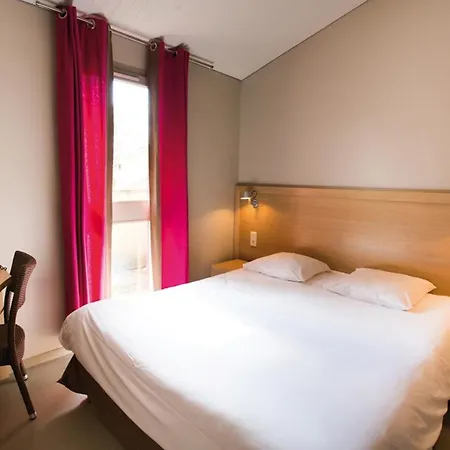 Relaxing Chateau Laval- 3-room Essential 5 People 펜션