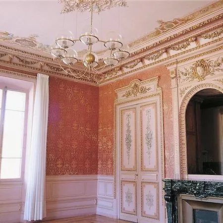 Relaxing Chateau Laval- 3-room Essential 5 People * 그뢰오레방
