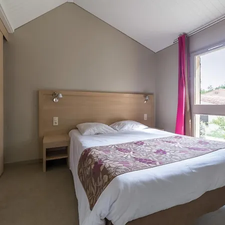 Relaxing Chateau Laval- 3-room Essential 5 People 펜션 *