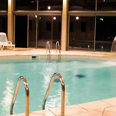 펜션 Relaxing Chateau Laval- 3-room Essential 5 People 그뢰오레방