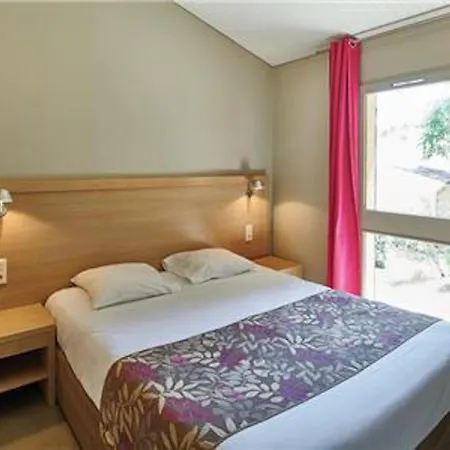 Relaxing Chateau Laval- 3-room Essential 5 People 펜션 그뢰오레방